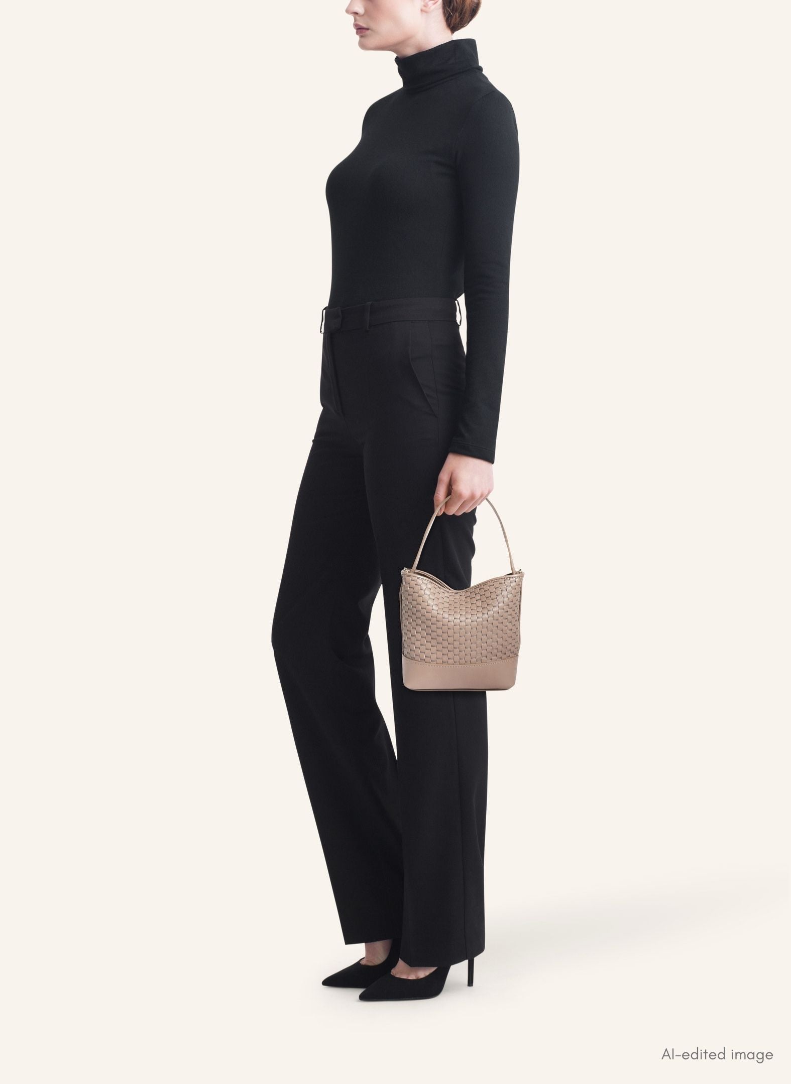 "51" Beuteltasche Small Akazie