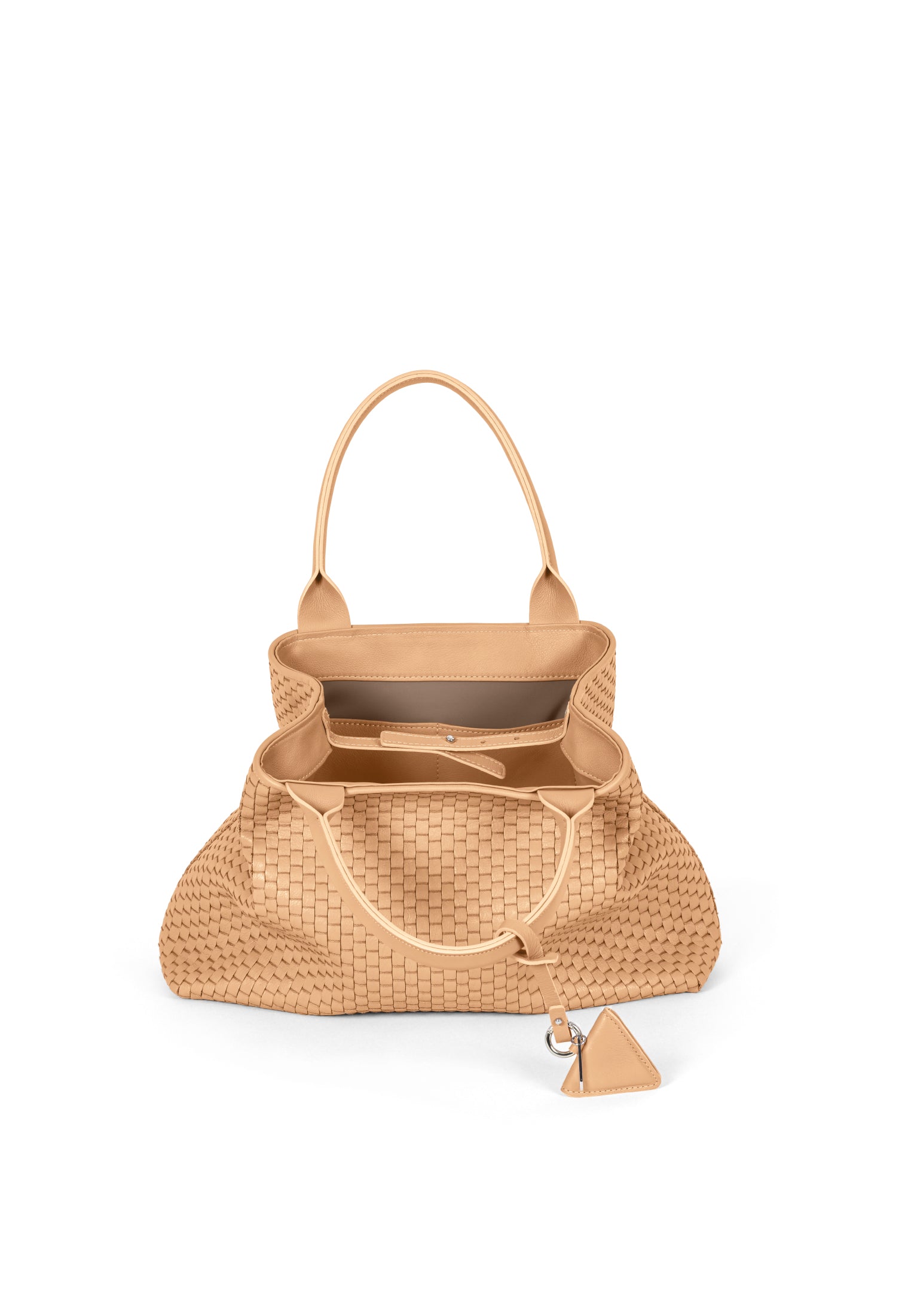 Close-up of the 60 Medium Camel tote handle, showcasing its intricate weaving and durable craftsmanship