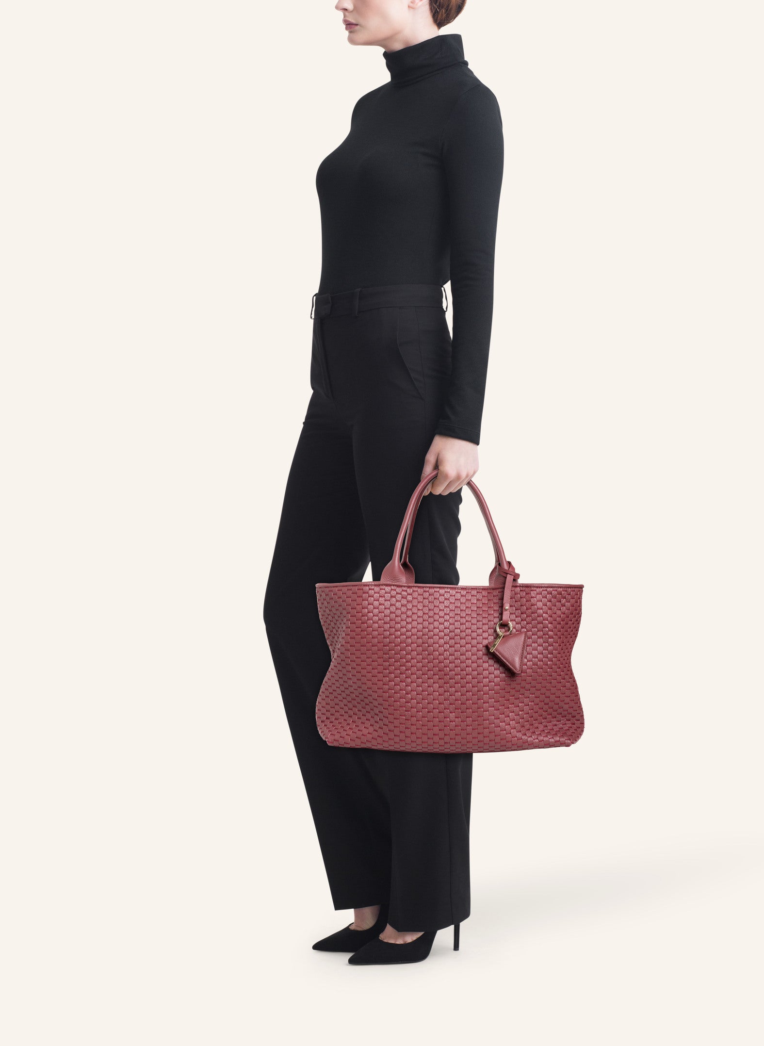 '60' Medium Tote Bag Chianti